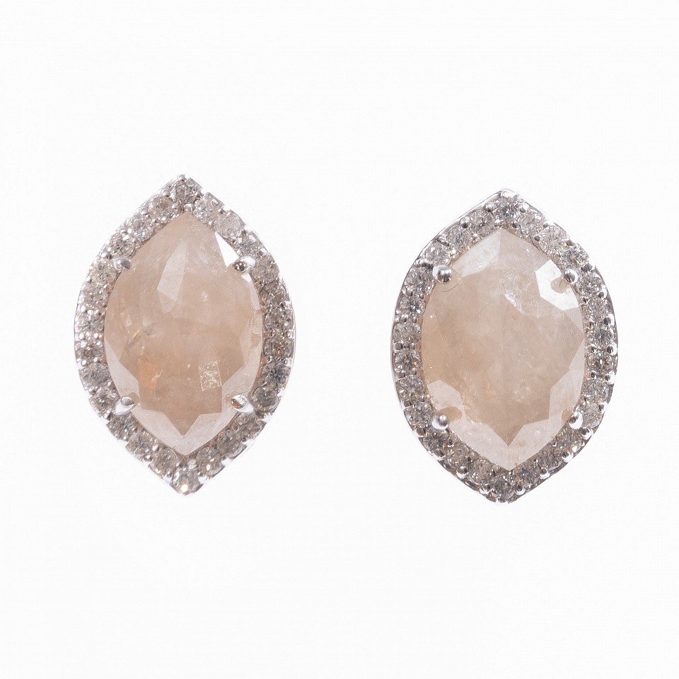 Krysia Renau, Champagne Diamond Earrings
18k White Gold, Gold Weight - 3.13 grams, Diamonds - 3.89 carat
07976