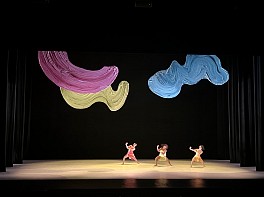 Donald Martiny Press: Somewhere in the Middle: Donald Martiny sets the stage for a new dance by Amy Hall Garner and the Paul Taylor Dance Company, October 21, 2022